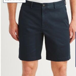 Vineyard Vines  boys size 16 performance breaker shorts